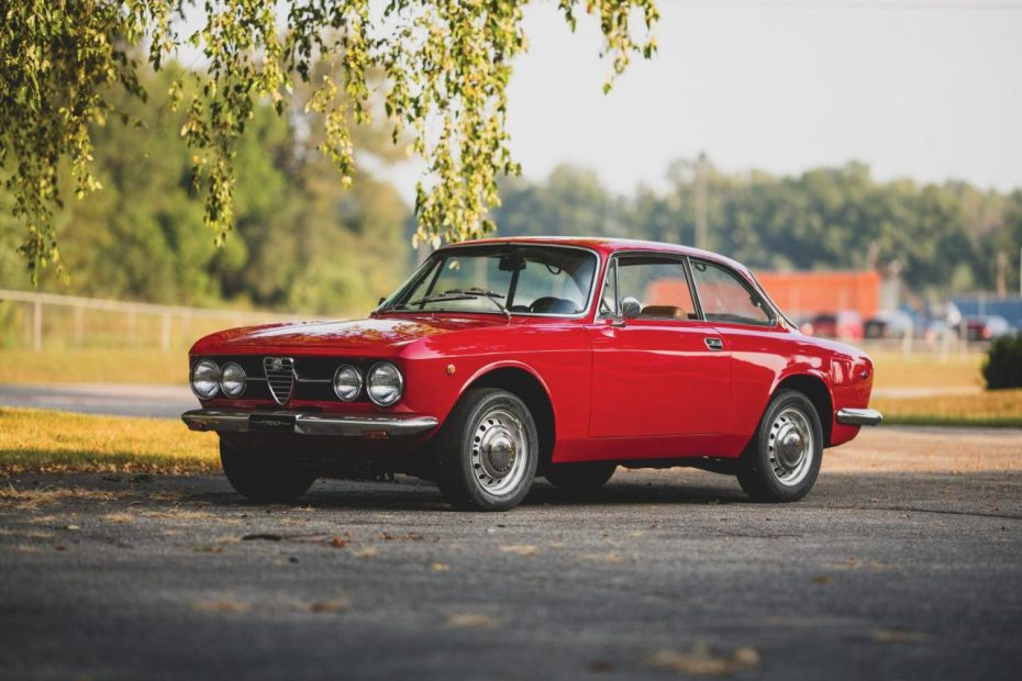 Your Handy 1967–77 Alfa Romeo Gtv Buyer'S Guide - Hagerty Media